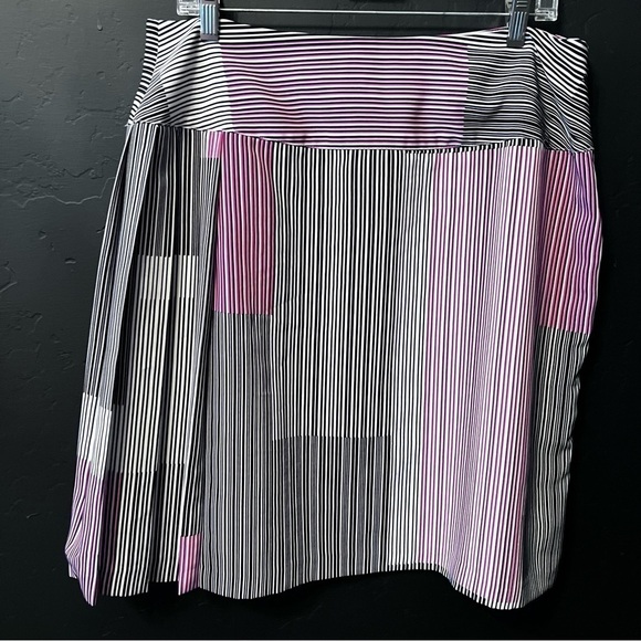 Worthington Striped Pleated Midi Skirt Size:14 Color: black/ pink/white/ stripe - Picture 5 of 9